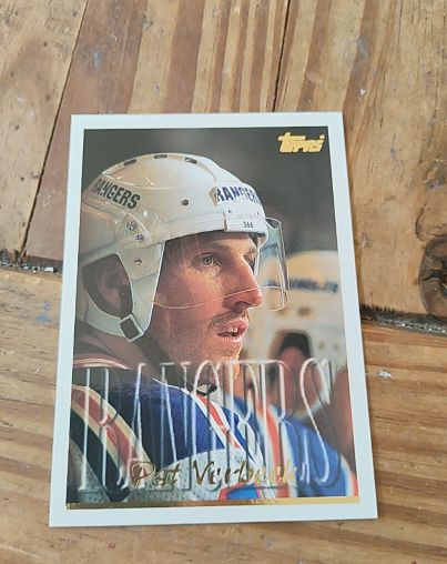 1995-96 Topps #37 Pat Verbeek — front