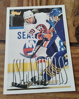1995-96 Topps #89 Travis Green — front