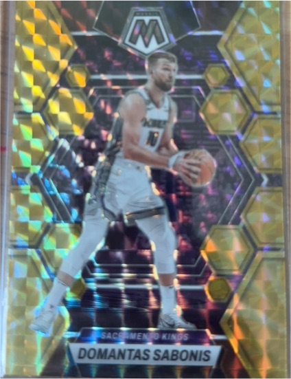 2022-23 Panini Mosaic #65 Domantas Sabonis — front