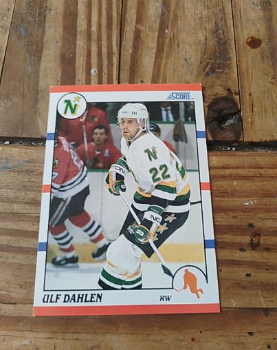 1990-91 Score #22 Ulf Dahlen — front