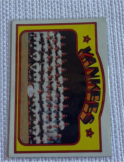 1972 Topps #237 New York Yankees Team — front