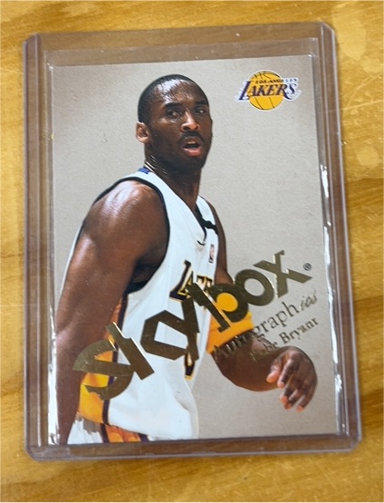 2003-04 Fleer Skybox Autographics #2 Kobe Bryant — front