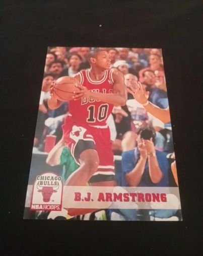 1993-94 NBA Hoops #25 B.J. Armstrong — front