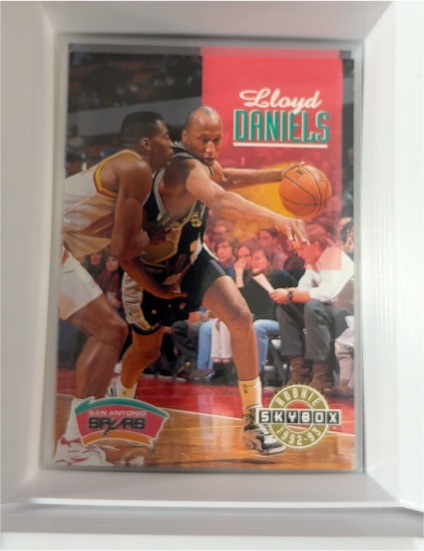 1992-93 Skybox #397 Lloyd Daniels — front