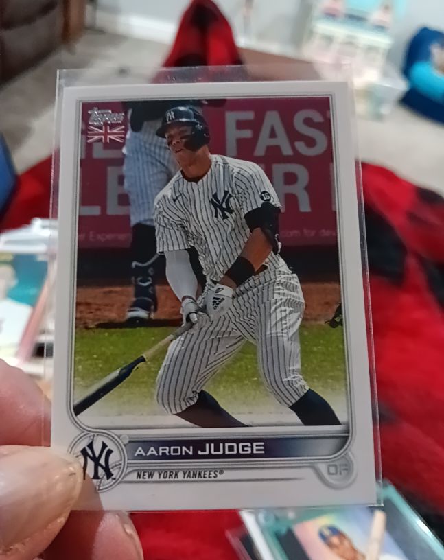 2022 Topps UK Edition #99 Aaron Judge — front