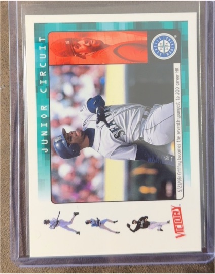 2000 Upper Deck Victory #422 Ken Griffey Jr. Seattle Mariners — front