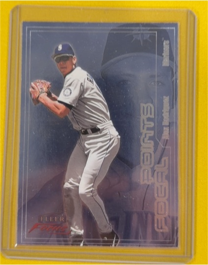 2000 Fleer Focus #8F Alex Rodriguez — front