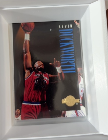 1994-95 SkyBox Premium #292 Kevin Duckworth — front