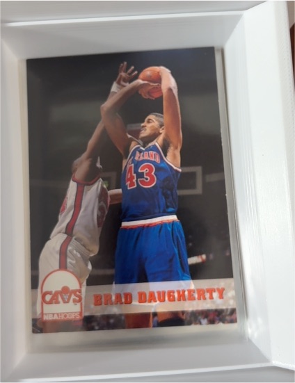 1993 NBA Hoops #37 Brad Daugherty — front