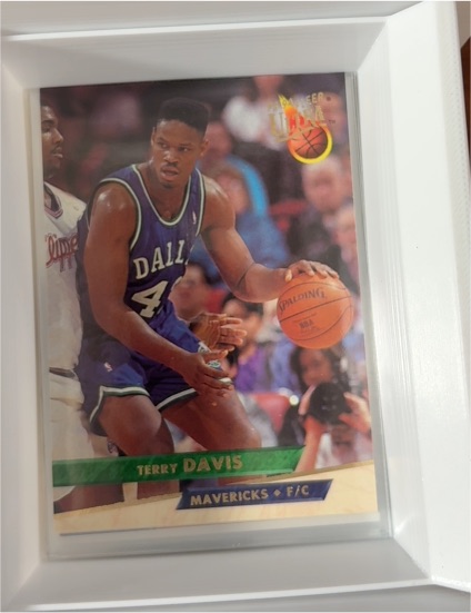 1992-93 Fleer Ultra #41 Terry Davis — front