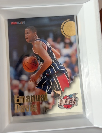 1996-97 Hoops #284 Emanual Davis — front