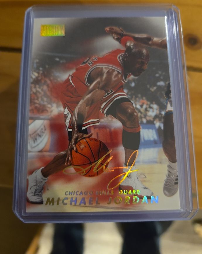 1998-99 Skybox Premium #23 Michael Jordan — front