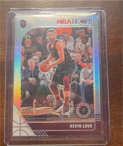 2019-20 Panini NBA Hoops Premium Stock #32 Kevin Love — front