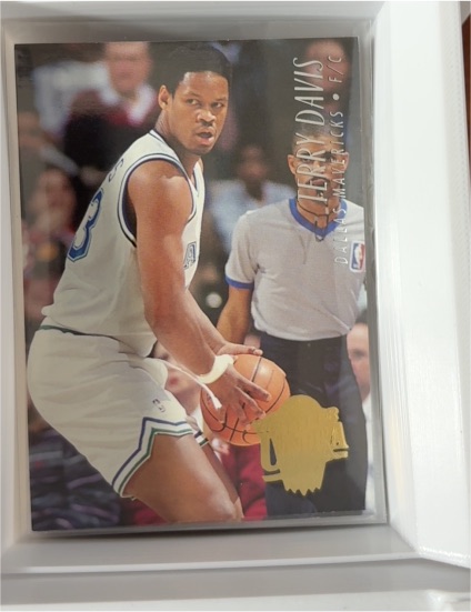 1994-95 Fleer Ultra #40 Terry Davis — front