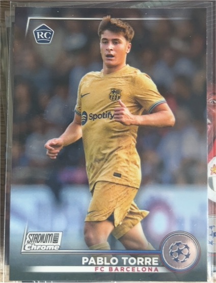 2022-23 Topps Stadium Club Chrome UEFA #32 Pablo Torre — front