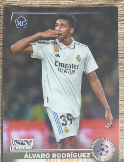 2022-23 Topps Stadium Club Chrome UEFA #90 Álvaro Rodríguez RC — front