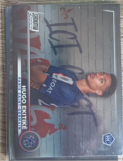 2022-23 Topps Stadium Club Chrome UEFA #44 Hugo Ekitike — front