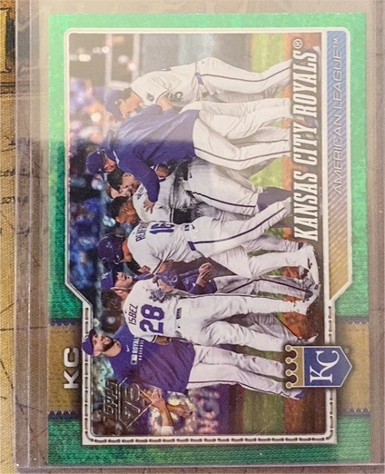 2026 Topps Series 1 #34 Kansas City Royals Team Card — front