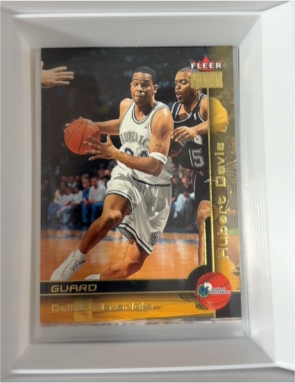 2000-01 Fleer Ultra #136 Hubert Davis — front