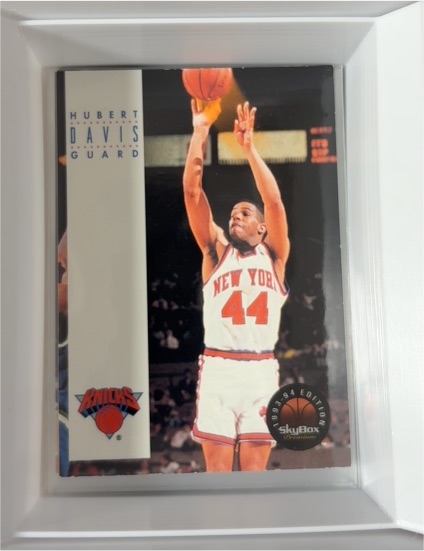 1993-94 SkyBox Premium #257 Hubert Davis — front