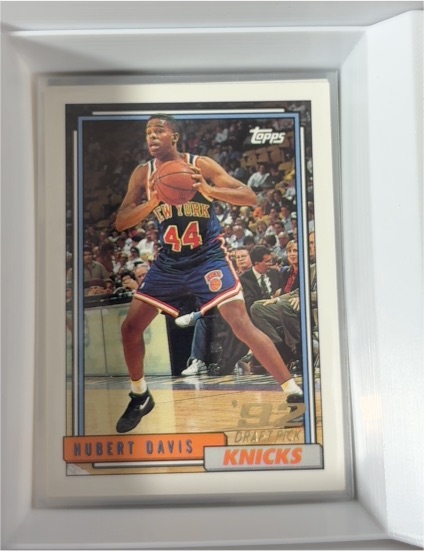 1992-93 Topps #381 Hubert Davis — front