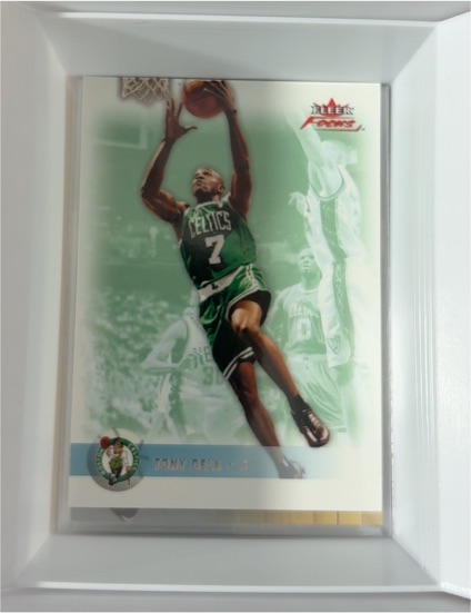 2003-04 Fleer Focus #112 Tony Delk — front