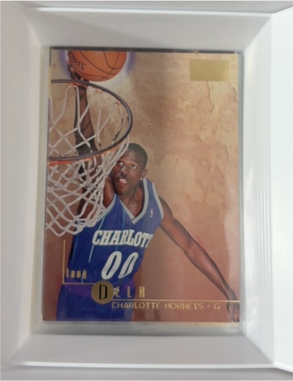 1996-97 SkyBox Premium #12 Tony Delk — front