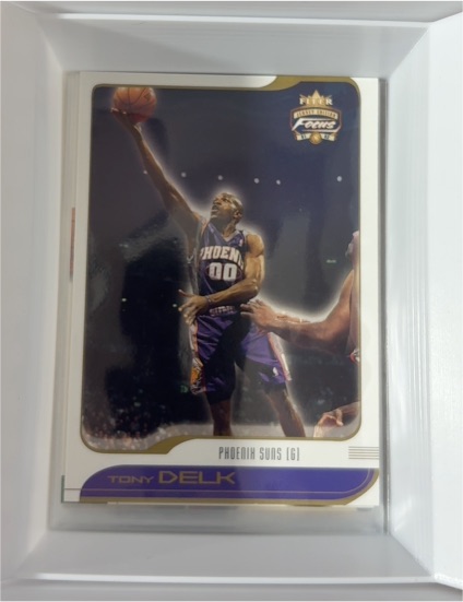 2001-02 Fleer Focus #98 Tony Delk — front
