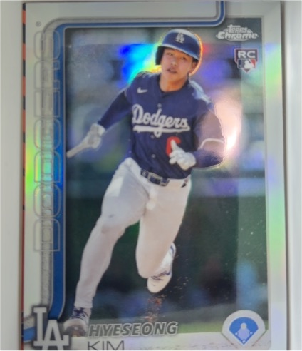 2025 Topps Chrome #152 Hyeseong Kim Rookie Refractor Los Angeles Dodgers — front