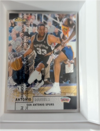 1999-00 Topps Finest #88 Antonio Daniels — front