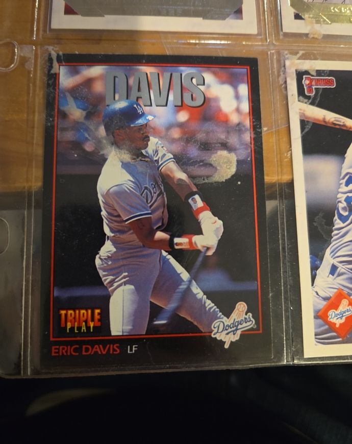 1993 Topps #745 Eric Davis — front