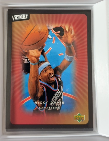 2003-04 Upper Deck Victory #13 Ricky Davis — front