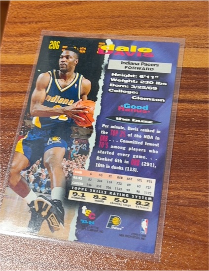 1993-94 Stadium Club #206 Dale Davis — front