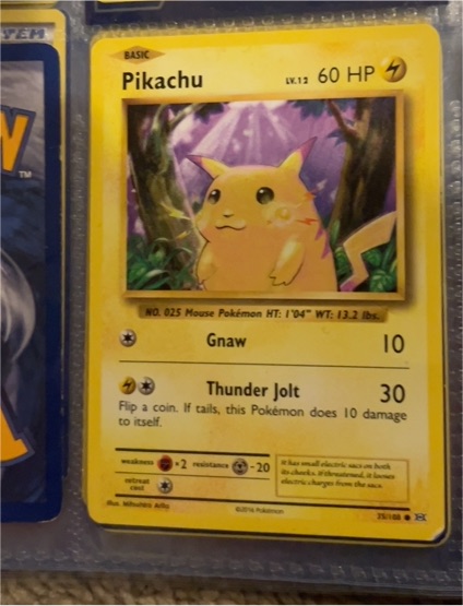 2016 Pokémon #35 Pikachu — front