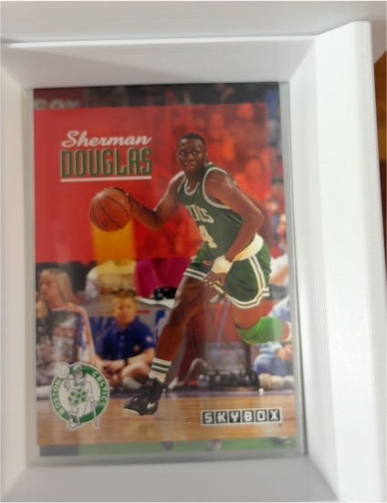 1992-93 SkyBox #12 Sherman Douglas Boston Celtics — front
