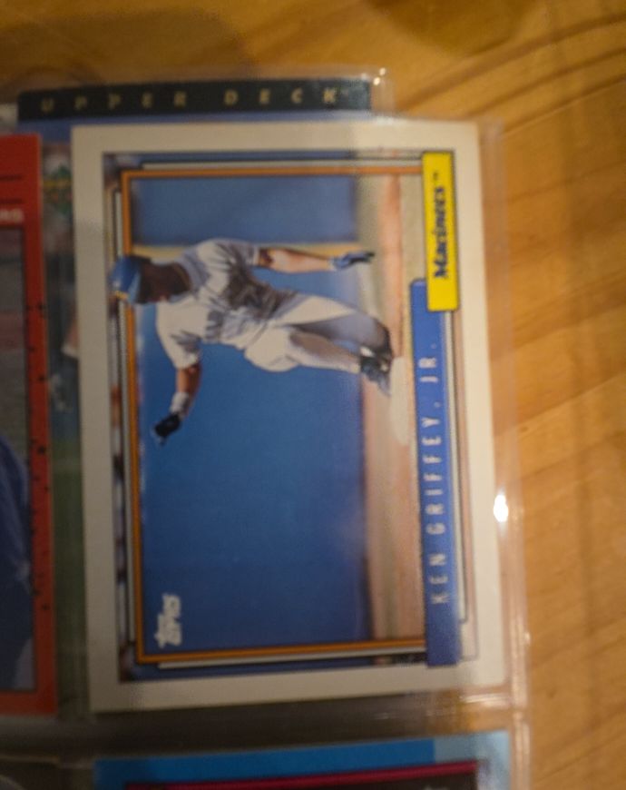 1992 Topps #50 Ken Griffey Jr. — front