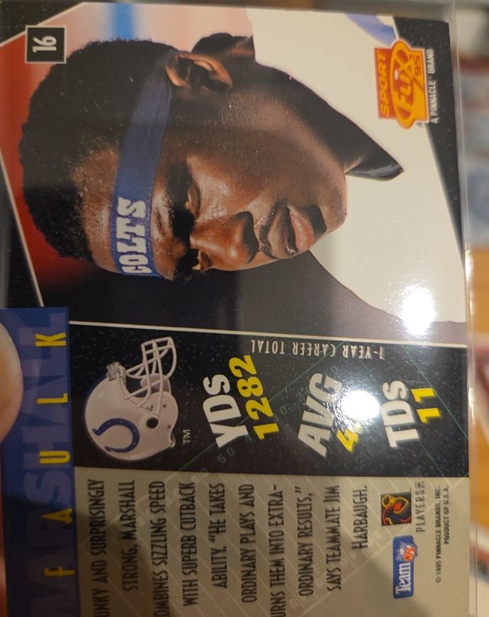 1995 Pinnacle #16 Marshall Faulk — front