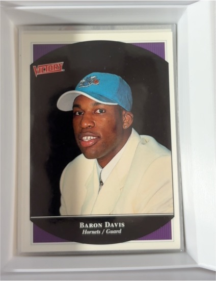 1999-00 Upper Deck Victory #433 Baron Davis — front