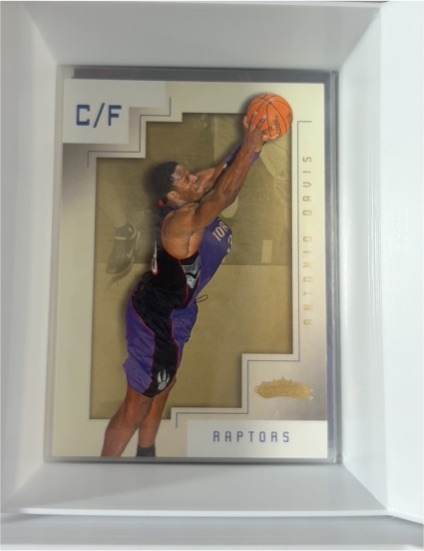 2001 Upper Deck Ovation #82 Antonio Davis — front