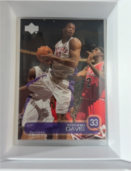 1999-00 Upper Deck #297 Antonio Davis — front