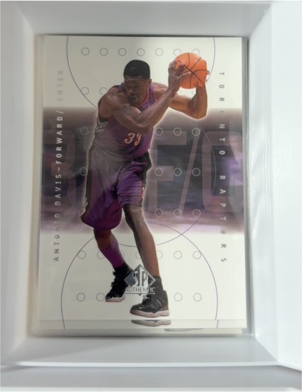 2001 Upper Deck Ovation Antonio Davis Toronto Raptors — front