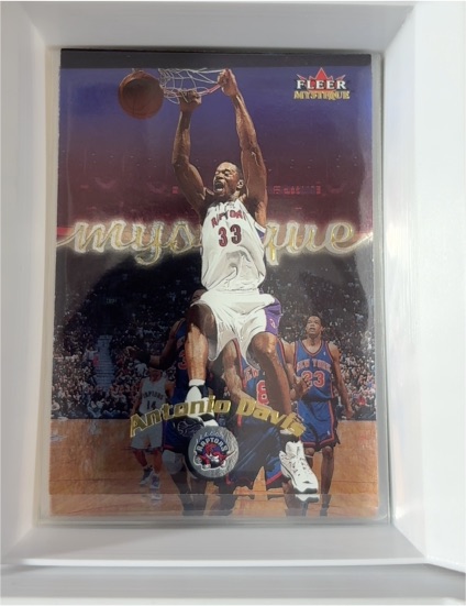2000-01 Fleer Mystique #42 Antonio Davis — front