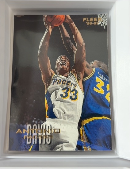 1996-97 Fleer #198 Antonio Davis — front