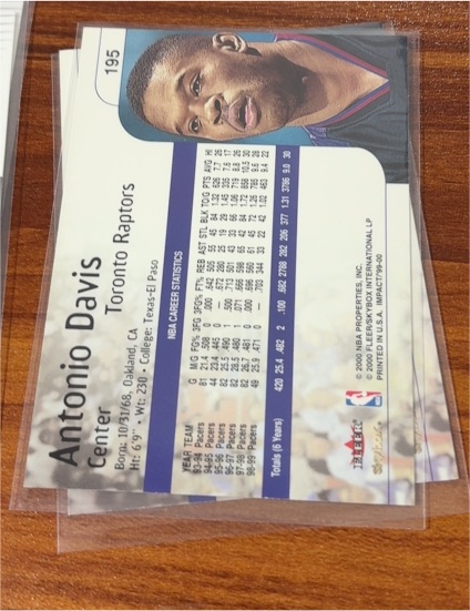 2003 Fleer Focus #195 Antonio Davis — front
