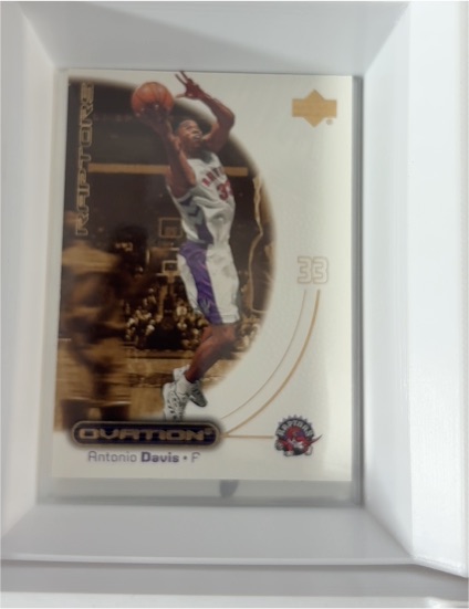 2000-01 Upper Deck Ovation #33 Antonio Davis — front