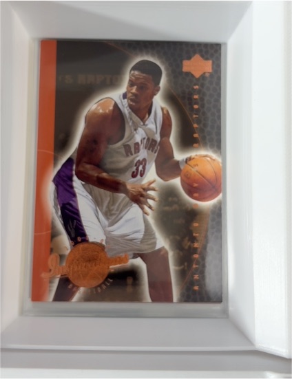 2000 Upper Deck Sweet Shot #33 Antonio Davis — front