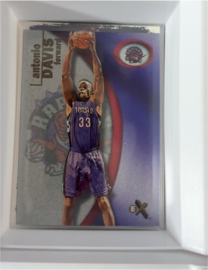 2000-01 Fleer EX #89 Antonio Davis — front