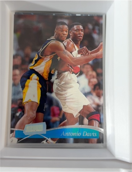 1997-98 Topps Stadium Club #159 Antonio Davis — front