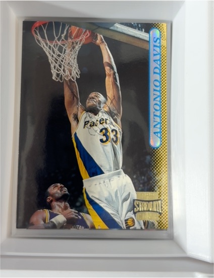 1996-97 Topps Stadium Club #160 Antonio Davis — front