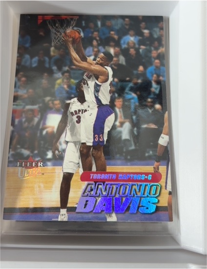 2000 Fleer Ultra #21 Antonio Davis — front